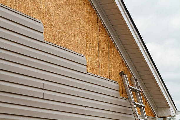 Professional Fiber Cement Siding technician working in Cortland, OH